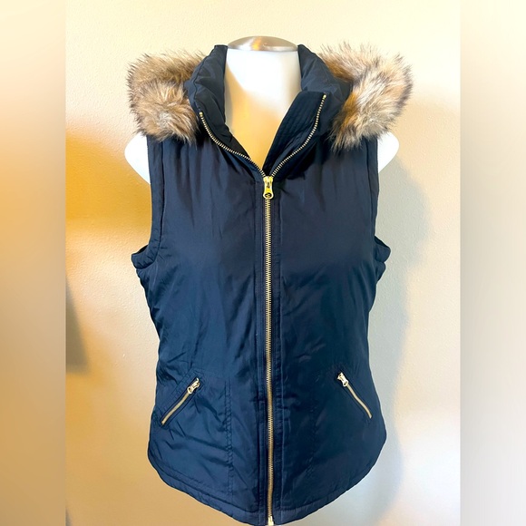 GAP Jackets & Blazers - GAP woman’s XS black zip fur hood puffer vest jacket